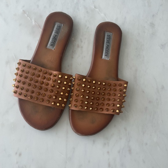 Steve Madden ‘Farryn’ size 6 cognac brown and gold spike sandals - Picture 3 of 5